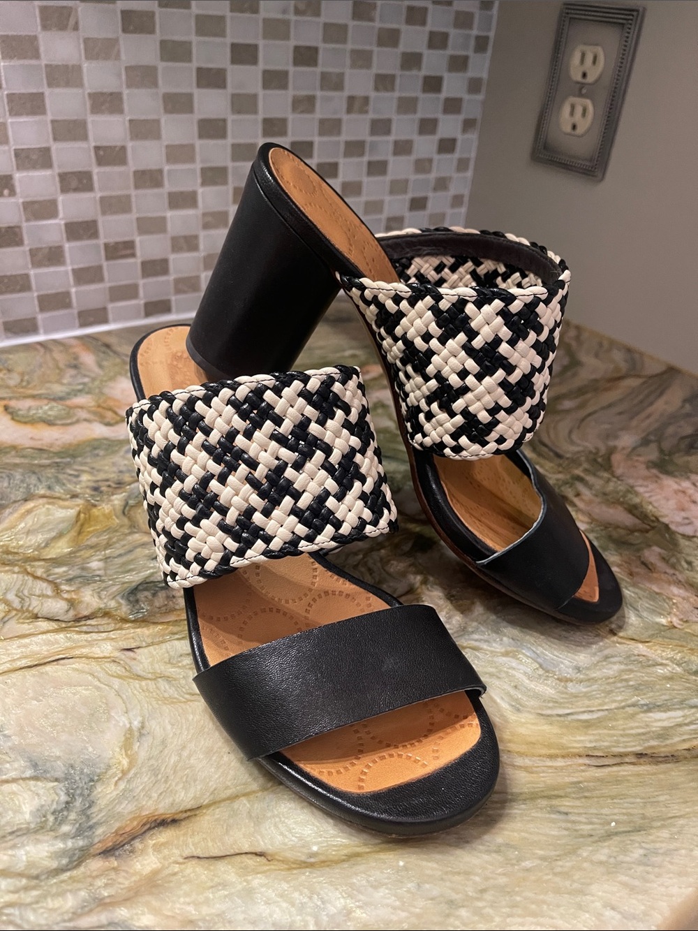 Chie Mahara Black Cream Woven Leather Heeled Sandals, 9.5 made in Spain